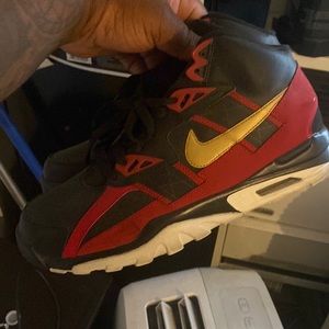 Black and burgundy Nikes size 10